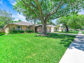 17102 Coachmaker Drive, Friendswood TX 77546