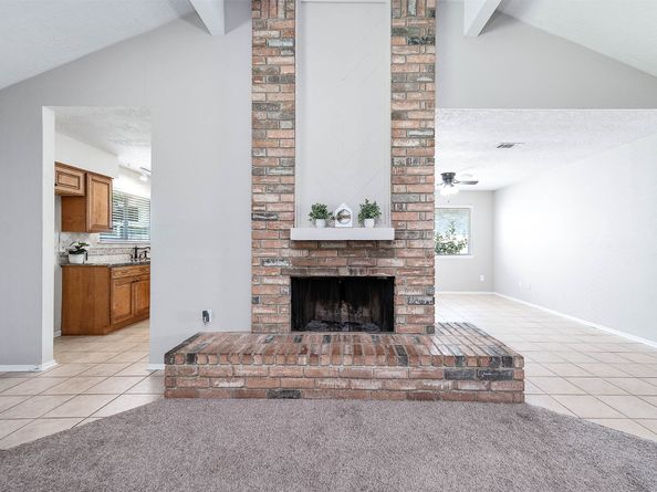 17102 Coachmaker Drive, Friendswood TX 77546