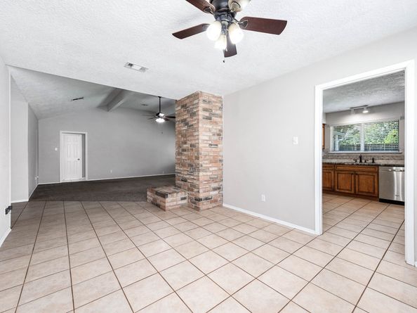 17102 Coachmaker Drive, Friendswood TX 77546