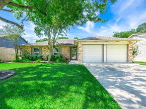 17102 Coachmaker Drive, Friendswood TX 77546