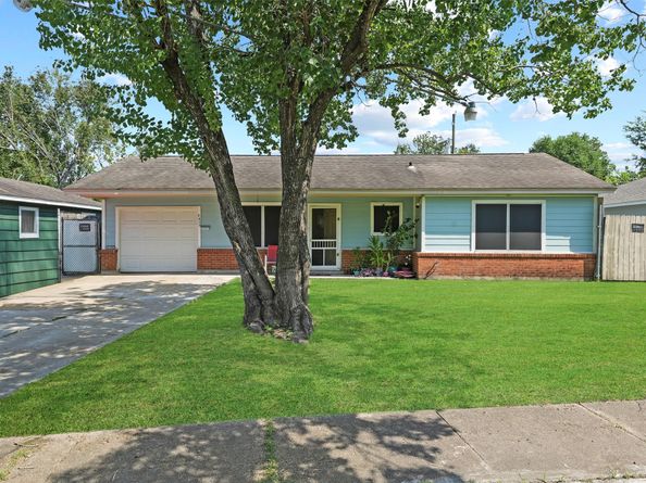 8506 Montridge Drive, Houston TX 77055