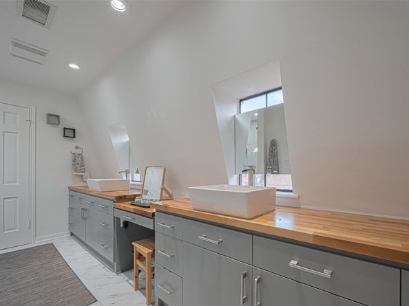 5368 Brownway Street C32, Houston TX 77056