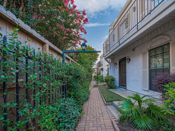 5368 Brownway Street C32, Houston TX 77056