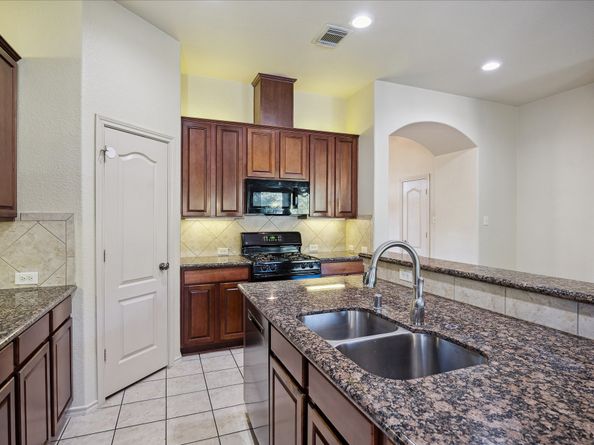 28414 Madelin Manor Lane, Spring TX 77386