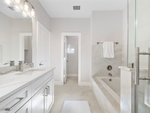 6216 Carver Road, Houston TX 77091