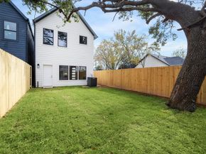 2207 Stevens St, Houston TX 77026