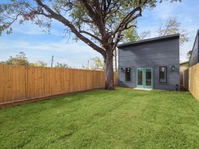 2207 Stevens St, Houston TX 77026