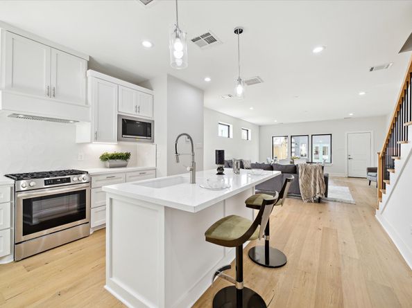 2207 Stevens St, Houston TX 77026