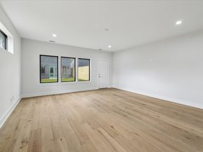 2207 Stevens St, Houston TX 77026