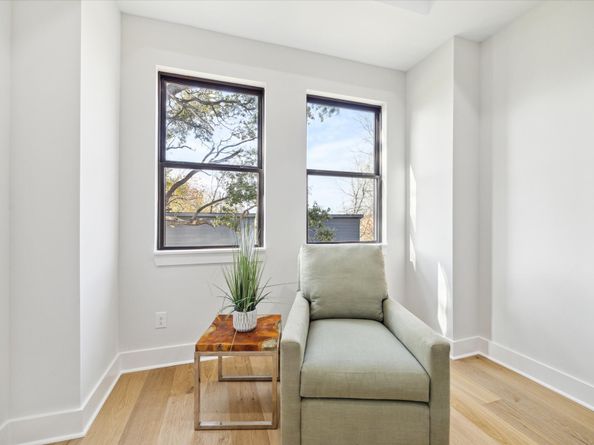 2207 Stevens St, Houston TX 77026