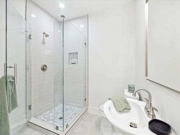 2207 Stevens St, Houston TX 77026