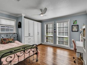 834 W 41st Street, Houston TX 77018