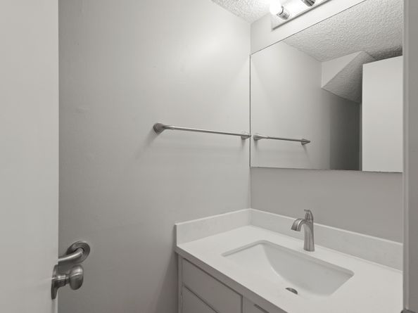 2212 Shadowdale Drive 358, Houston TX 77043