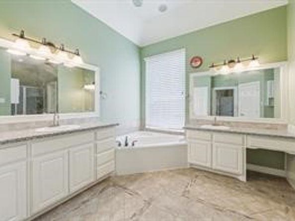 10707 Mandavilla Dr Drive, Houston TX 77095