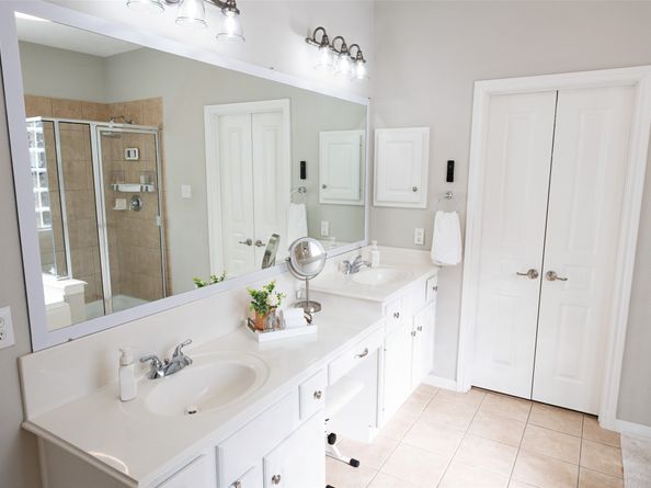 86 Oriel Oaks Circle, The Woodlands TX 77382