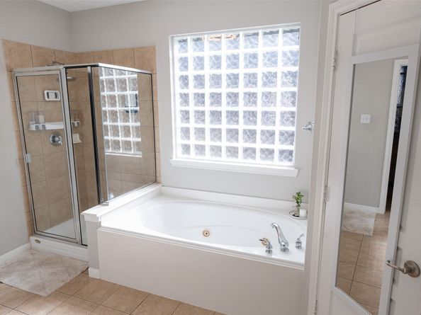 86 Oriel Oaks Circle, The Woodlands TX 77382