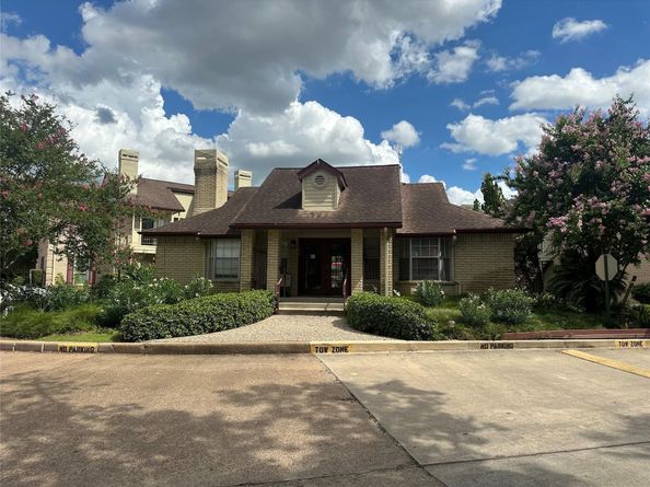 2120 El Paseo Street 403, Houston TX 77054