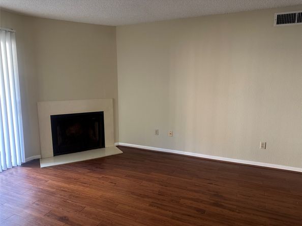 2120 El Paseo Street 403, Houston TX 77054