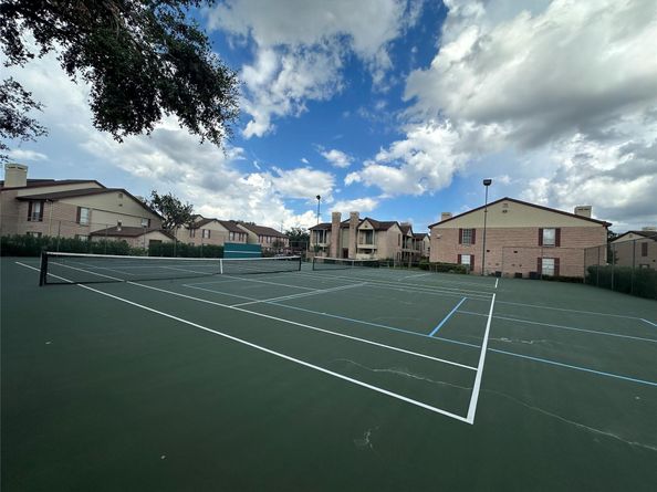 2120 El Paseo Street 403, Houston TX 77054