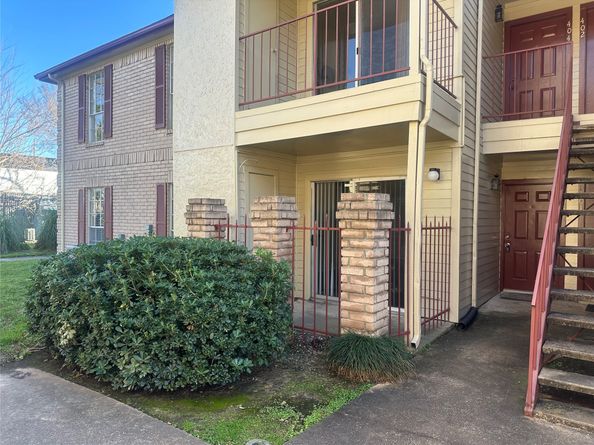 2120 El Paseo Street 403, Houston TX 77054