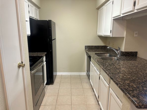 2120 El Paseo Street 403, Houston TX 77054