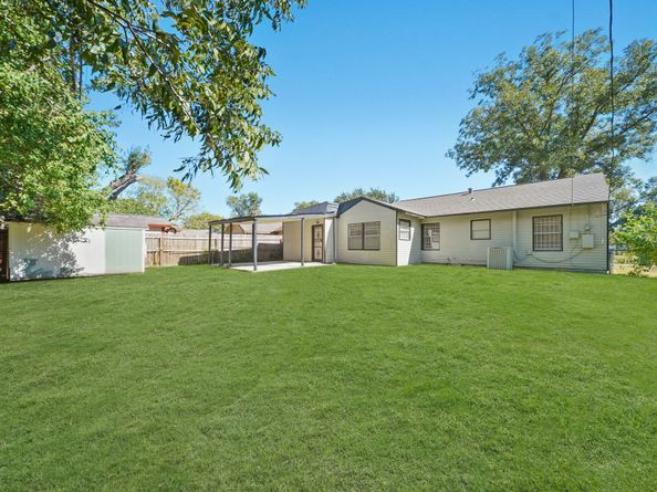 6718 Crestridge Street, Houston TX 77033