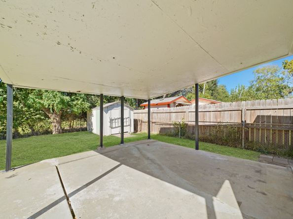 6718 Crestridge Street, Houston TX 77033