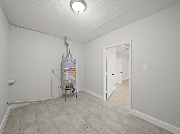 6718 Crestridge Street, Houston TX 77033