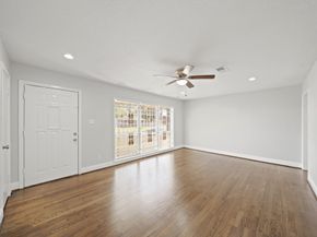 6718 Crestridge Street, Houston TX 77033