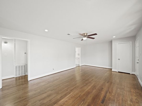 6718 Crestridge Street, Houston TX 77033