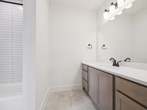 2211 Saxon Drive, Houston TX 77018