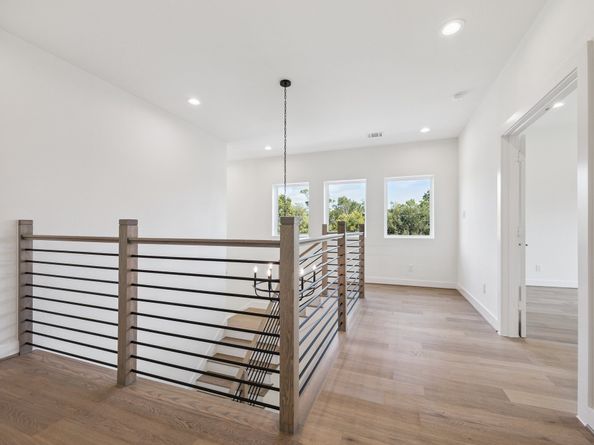 2211 Saxon Drive, Houston TX 77018