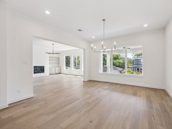 2211 Saxon Drive, Houston TX 77018