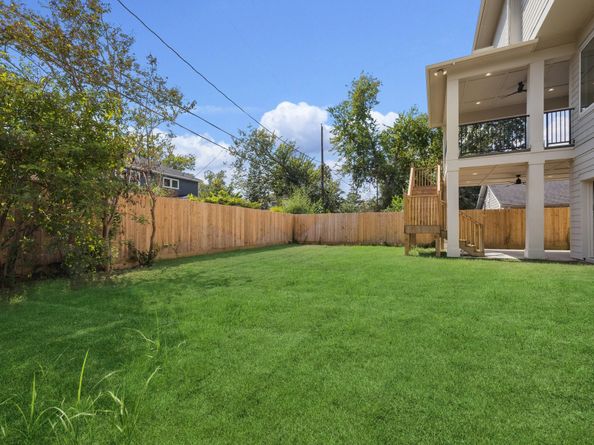 2211 Saxon Drive, Houston TX 77018