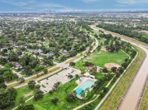 2211 Saxon Drive, Houston TX 77018