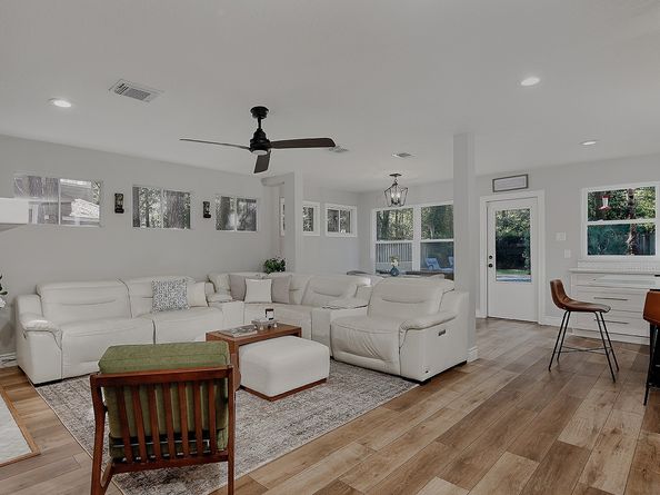 27 Owls Cove Place, The Woodlands TX 77382