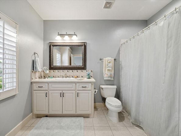 11902 Louvre Court, Houston TX 77082