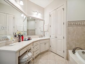 11902 Louvre Court, Houston TX 77082