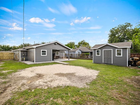 515 Foxglove Lane, Houston TX 77076