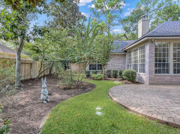 39 E Honey Grove Place, The Woodlands TX 77382