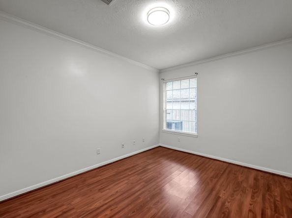 39 E Honey Grove Place, The Woodlands TX 77382