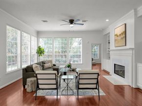 39 E Honey Grove Place, The Woodlands TX 77382