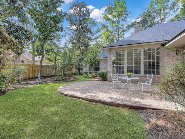 39 E Honey Grove Place, The Woodlands TX 77382