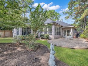 39 E Honey Grove Place, The Woodlands TX 77382
