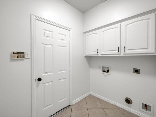 39 E Honey Grove Place, The Woodlands TX 77382