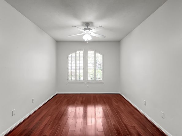 39 E Honey Grove Place, The Woodlands TX 77382