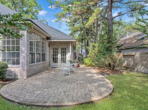 39 E Honey Grove Place, The Woodlands TX 77382