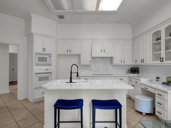 39 E Honey Grove Place, The Woodlands TX 77382