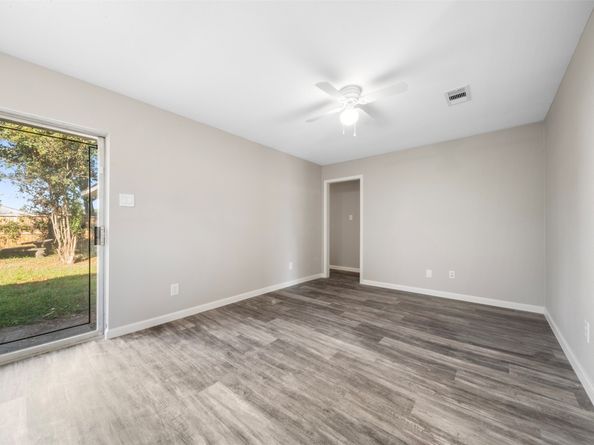 9627 Glenwood Forest Drive, Houston TX 77078