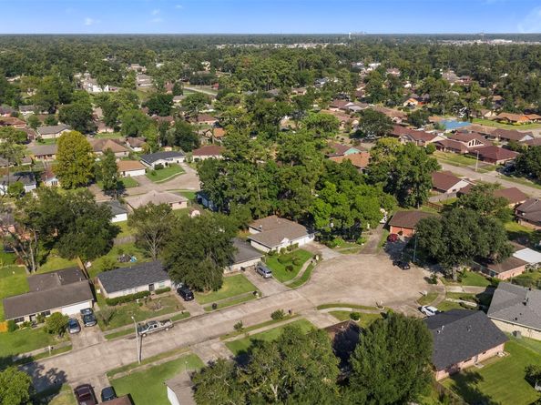 9627 Glenwood Forest Drive, Houston TX 77078